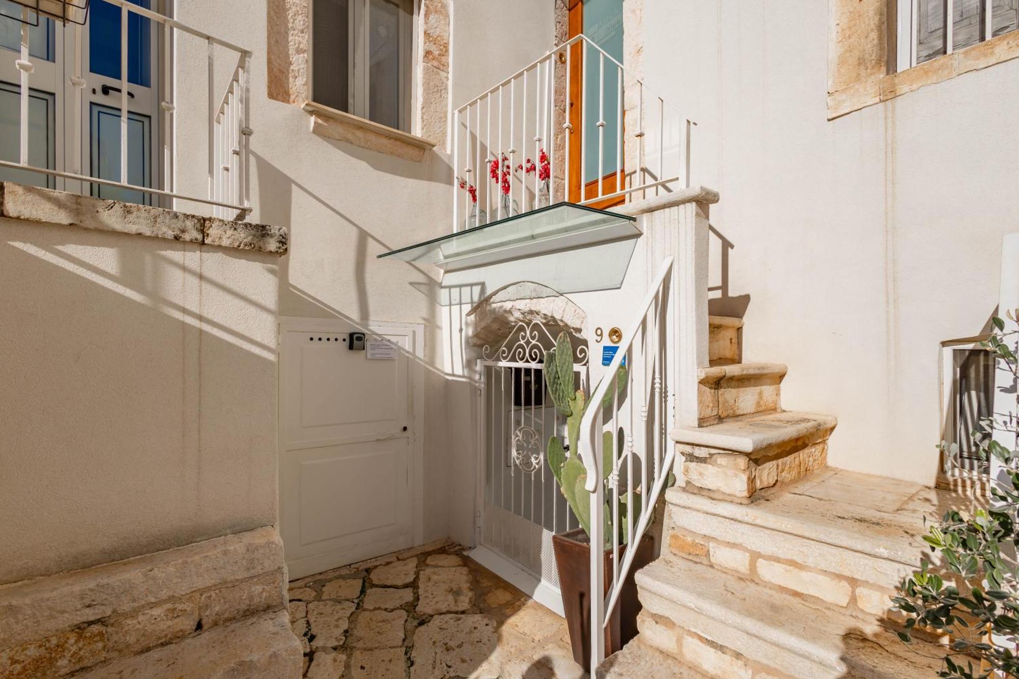 Antiche Mura Apartments"Nido Di Puglia" Monovano 투리 외부 사진